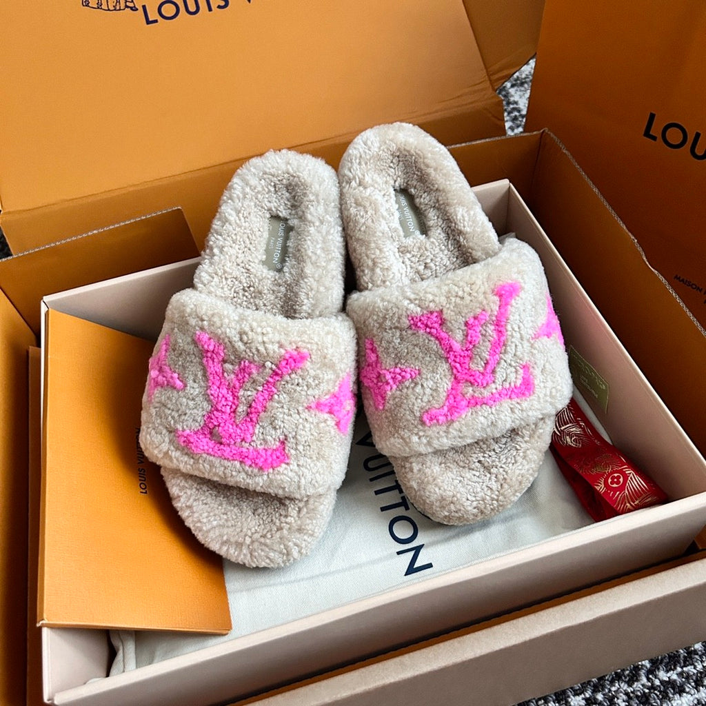 Louis Vuitton Women's Fall/Winter Fashion Casual Round Toe Open Toe Flat Thong Wool Slippers Shoes #78811