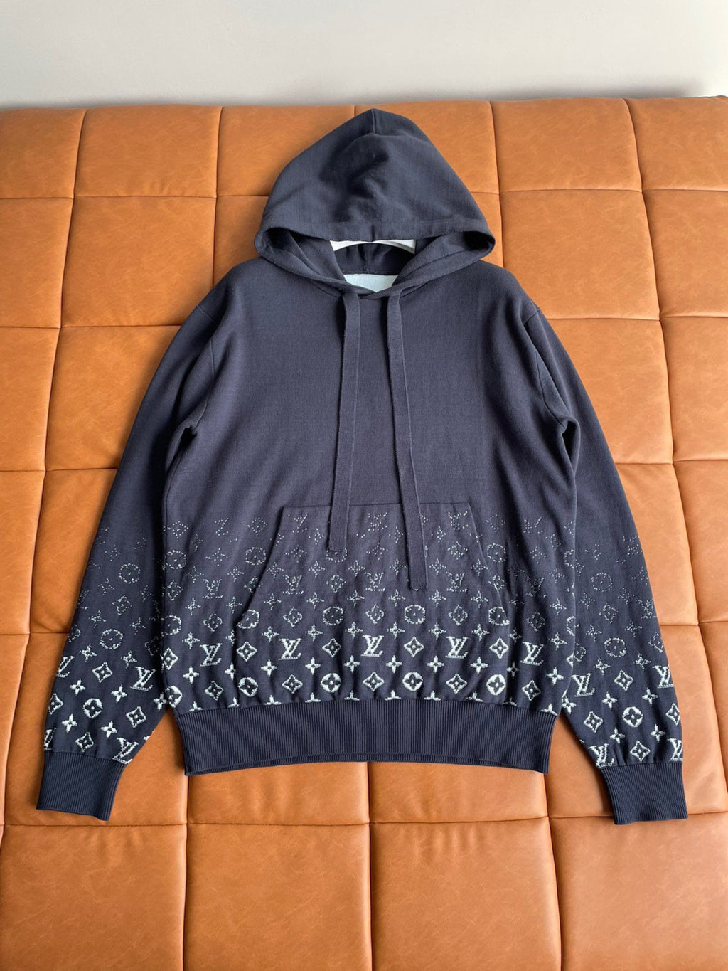 Louis Vuitton Men's Summer Gradient Cotton Hoodie CrewNeck Sweatshirt Pullover #97129