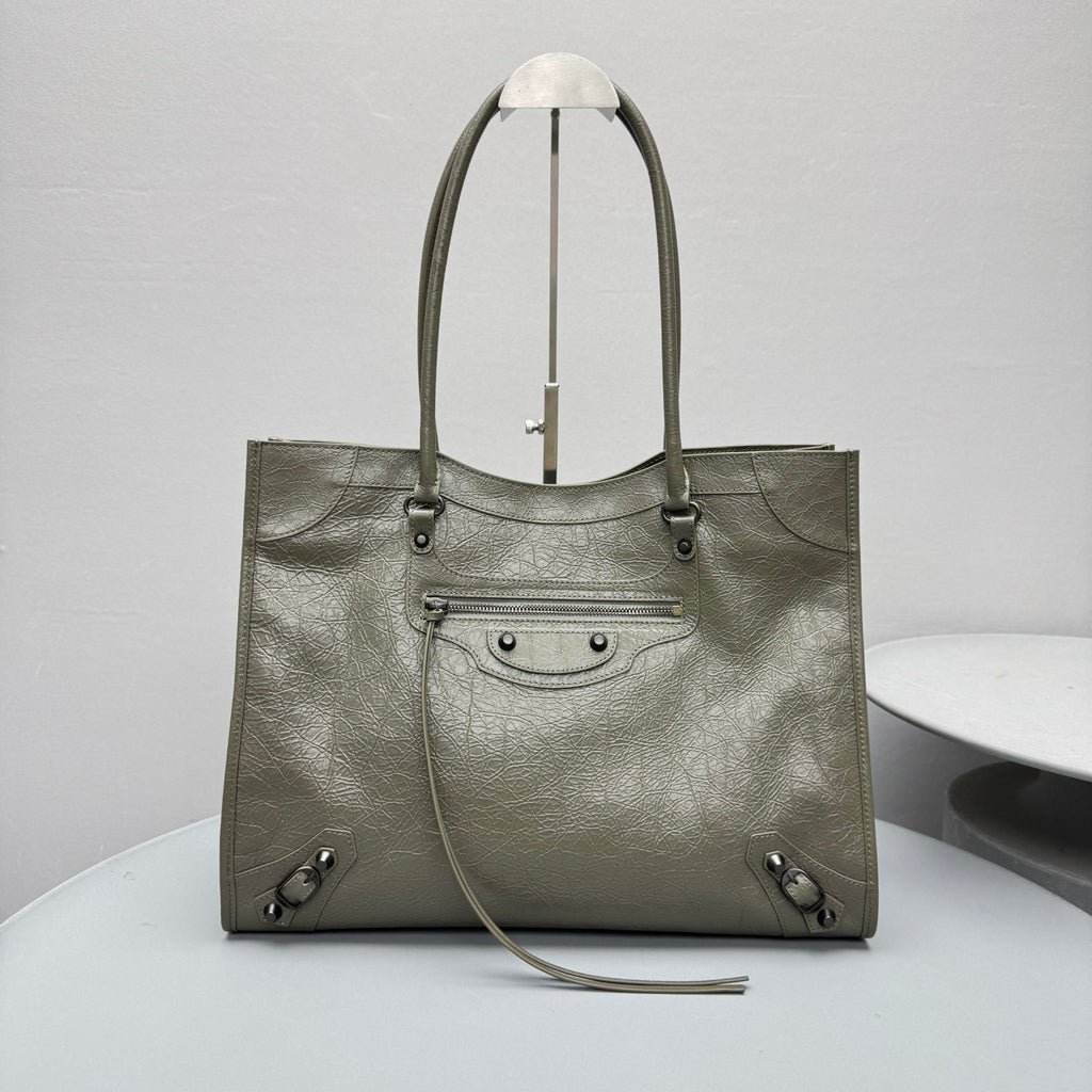 Balenciaga Women's Le City Tote Bag Medium in Black #336744