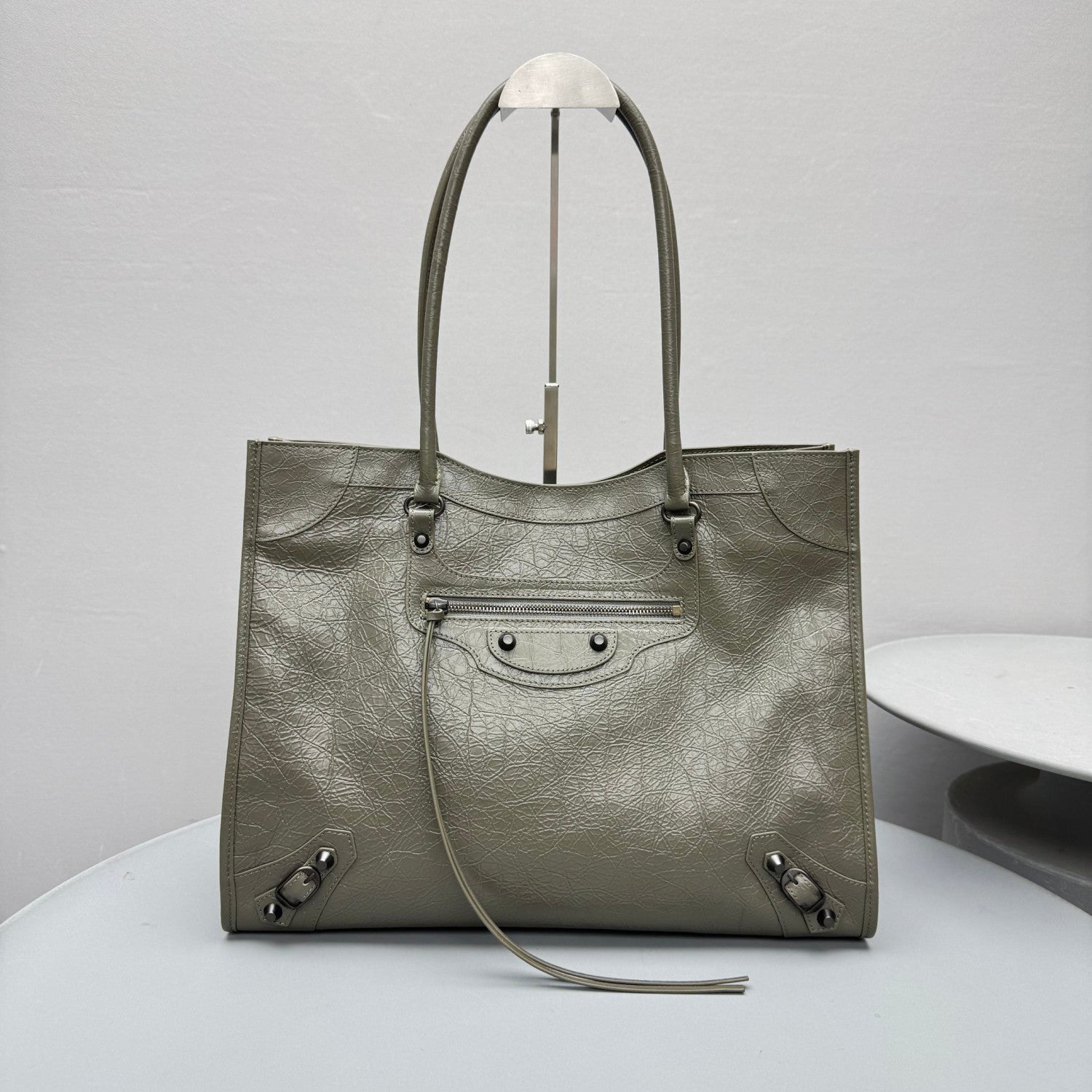 Balenciaga Women's Le City Tote Bag Medium in Black #336744