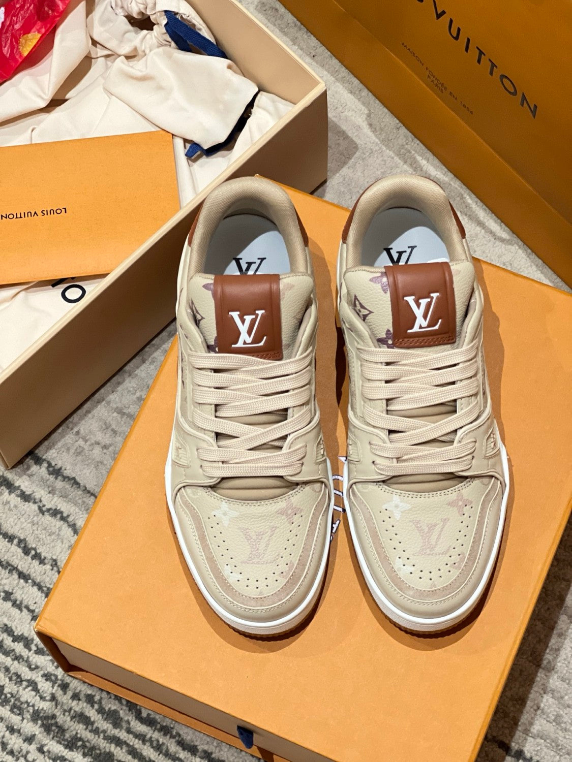 LOUIS VUITTON LV Trainer Sneaker #384200