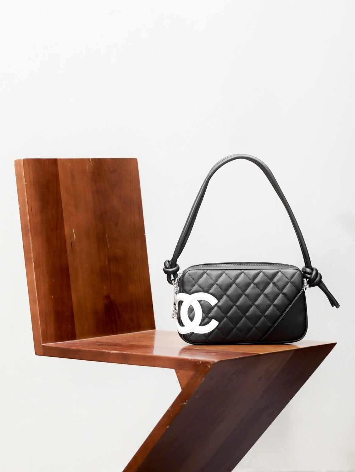 Chanel Vintage Women's Shoulder Bag Crossbody Tote Handbag Black Cowhide Leather Fashion Zipper Handbag Bags  #82236A
