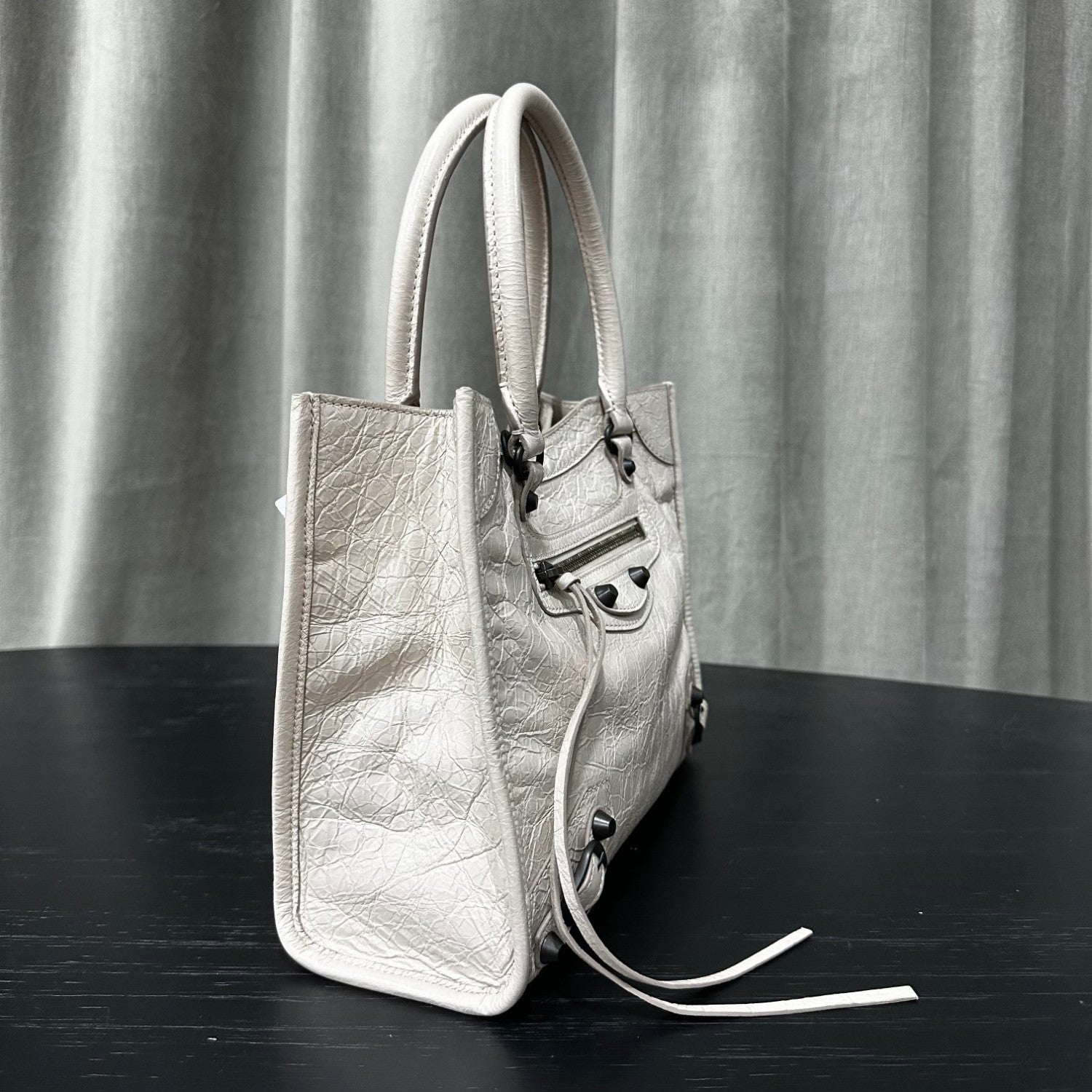 Balenciaga Le City Vertical Tote Bag Motorcycle Bag Cracked Old Retro Rivet Tassel Zipper Commuting Casual Bag #332658