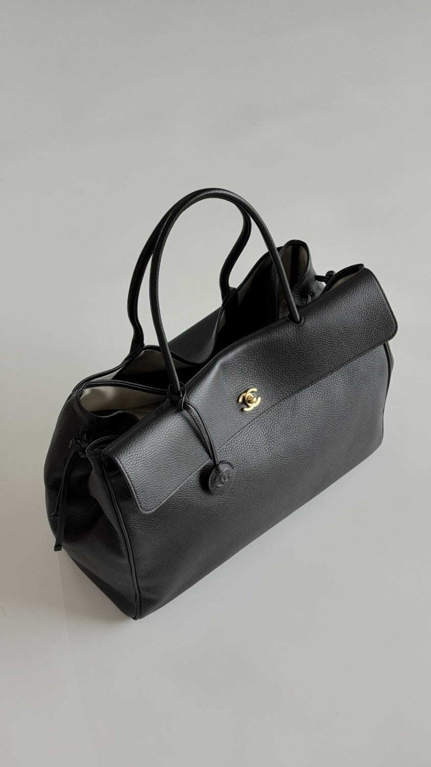 CHANEL Large Tote Grained Calfskin Gold-tone Metal Black #378547