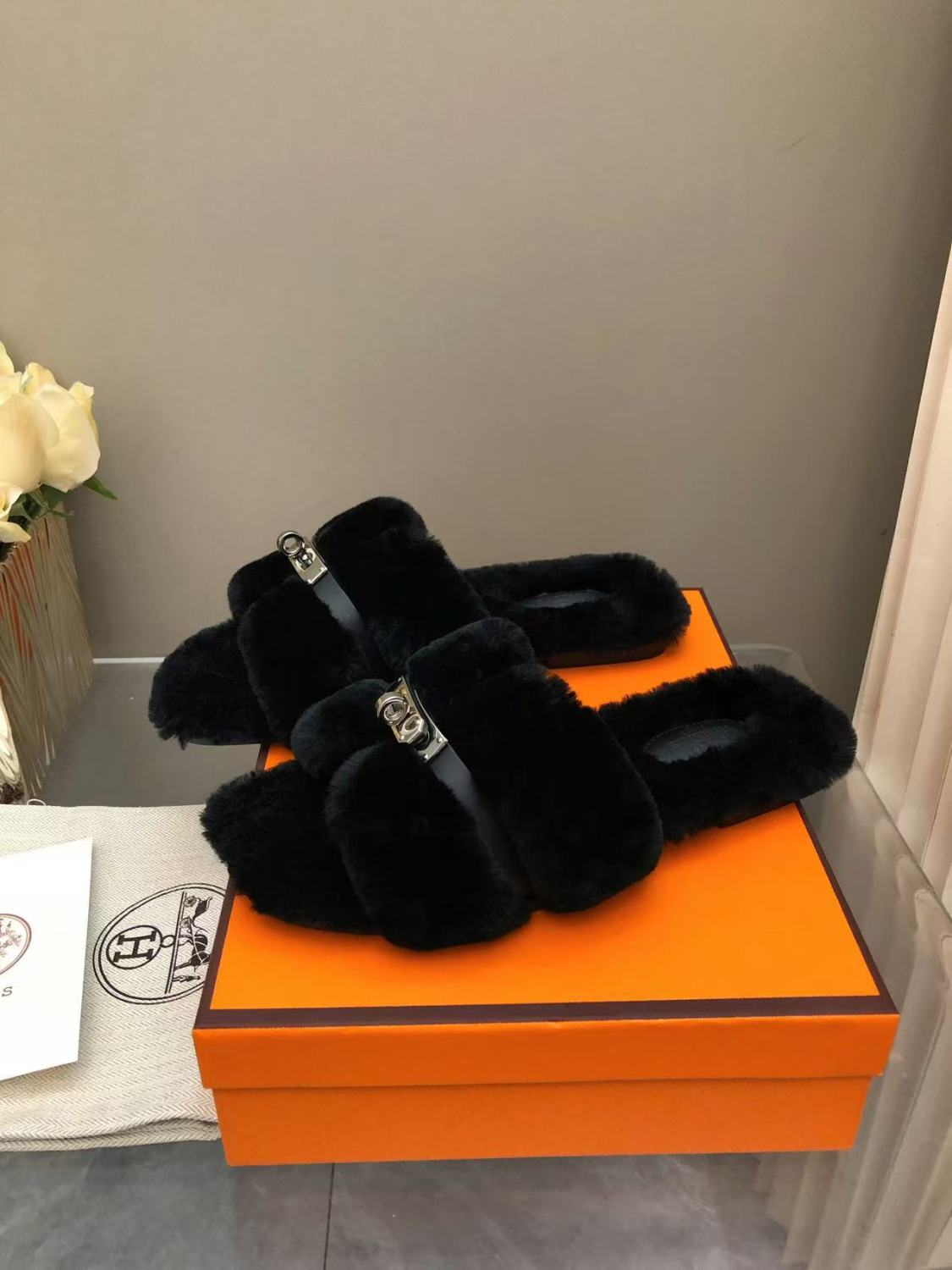 Hermes Women's Spring. Summer. And Fall Solid Color Wool And Leather Slip-On Flat Casual Shoes #81516