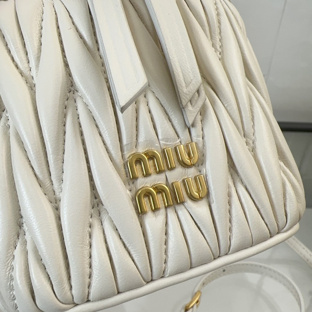 Miumiu Matelassé Women's Solid Colour Soft Sheep Leather Ultra Mini Handbag Shoulder Crossbody Bag Bags #76617