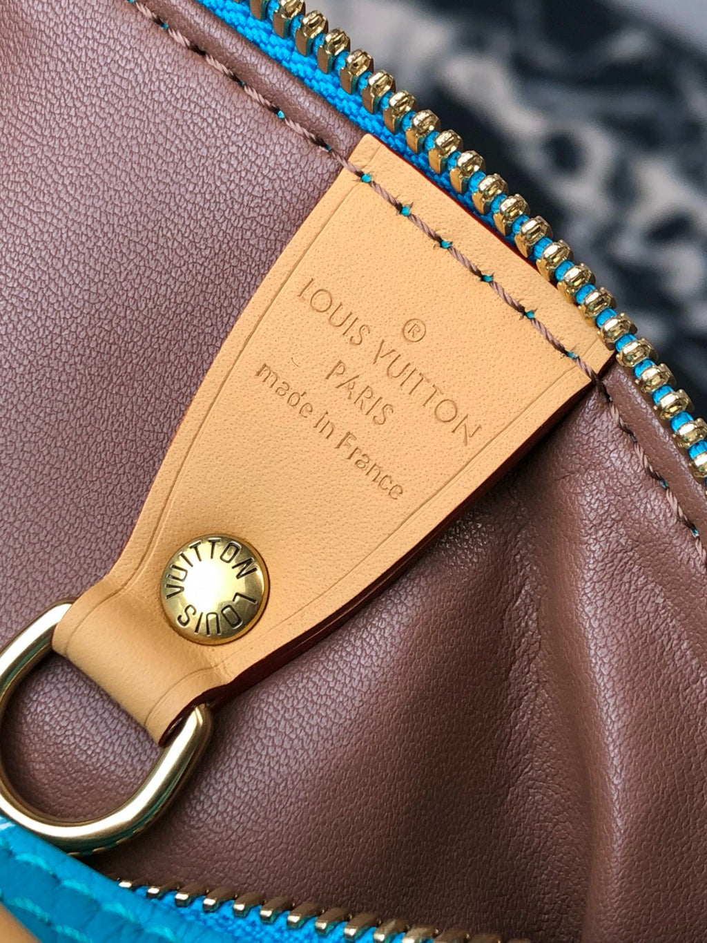 Louis Vuitton Women's Fashion Classic Lake Blue Logo Zipper Closure Leather Shoulder Bag Handbags In Small Medium And Large Sizes Crossbody Bag Bags #78664
