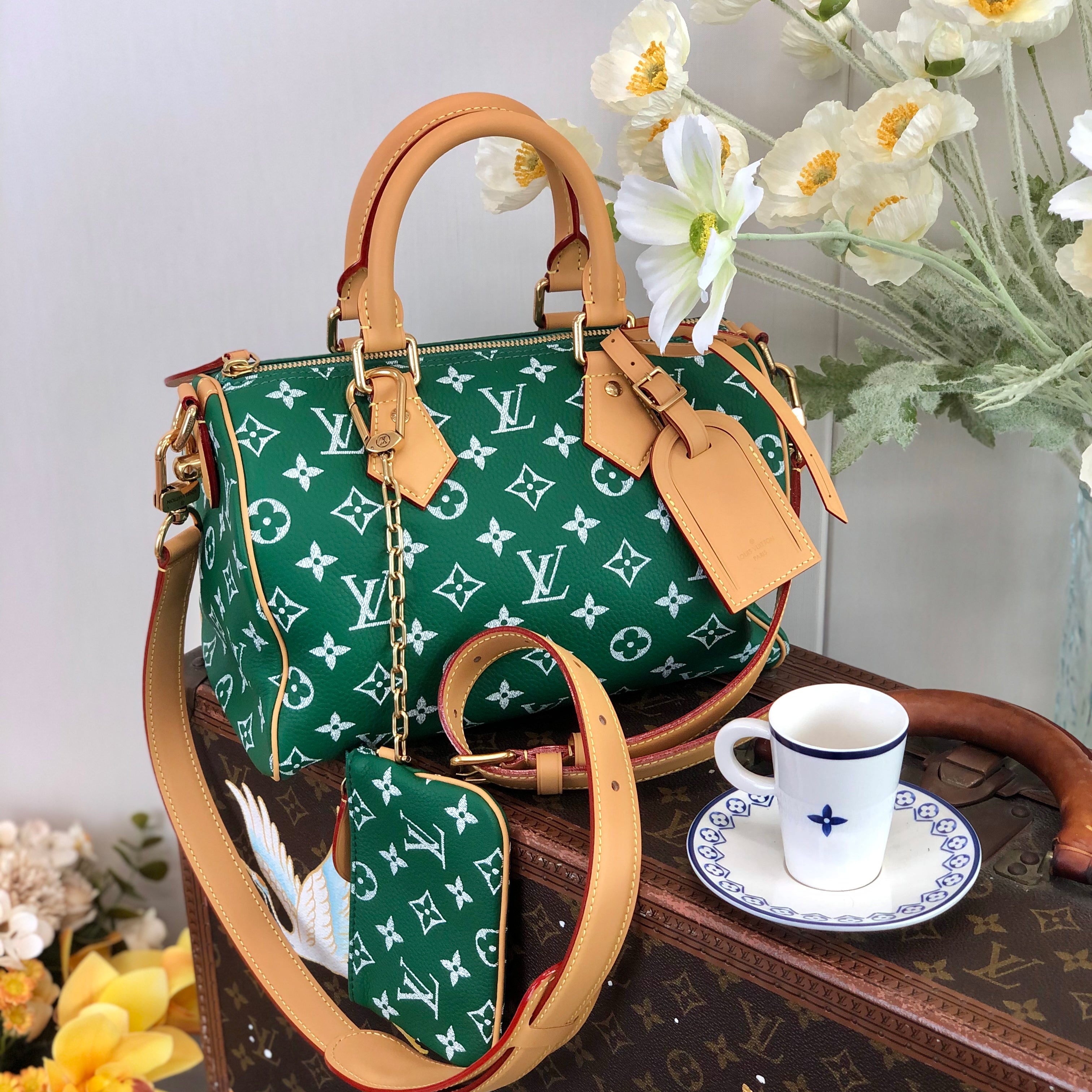 Louis Vuitton Women's Fashion Classic Grass Green Logo Zipper Closure Leather Shoulder Bag Handbags In Small Medium And Large Sizes Crossbody Bag Bags #78661