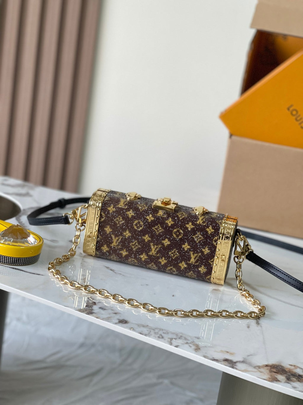 Louis Vuitton Vanity Case Women's Brown Detachable Adjustable Shoulder Strap Magnetic Buckle Closure Canvas Quilted Cowhide Cosmetic Case Shoulder Bag Bags #76839