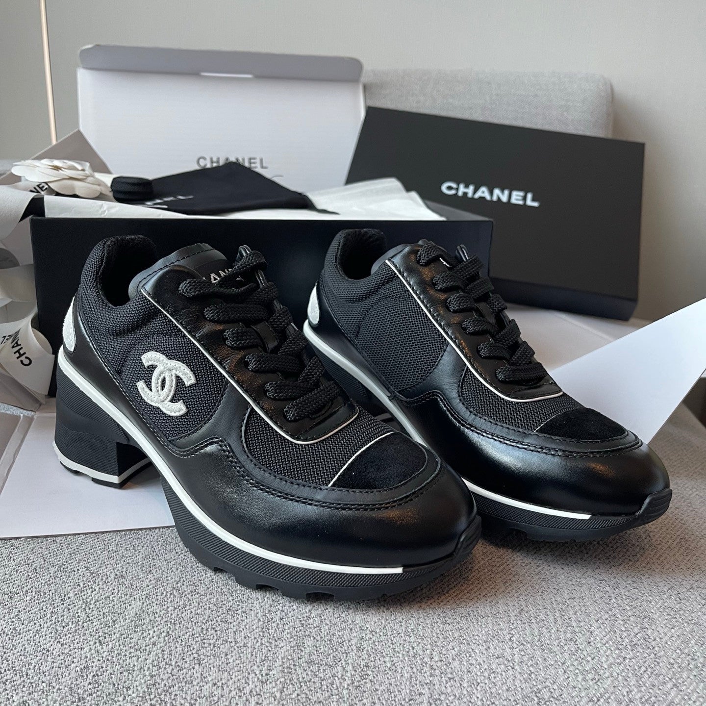 Chanel Sneakers Mixed Fibers Shiny Calfskin Suede Calfskin #335039