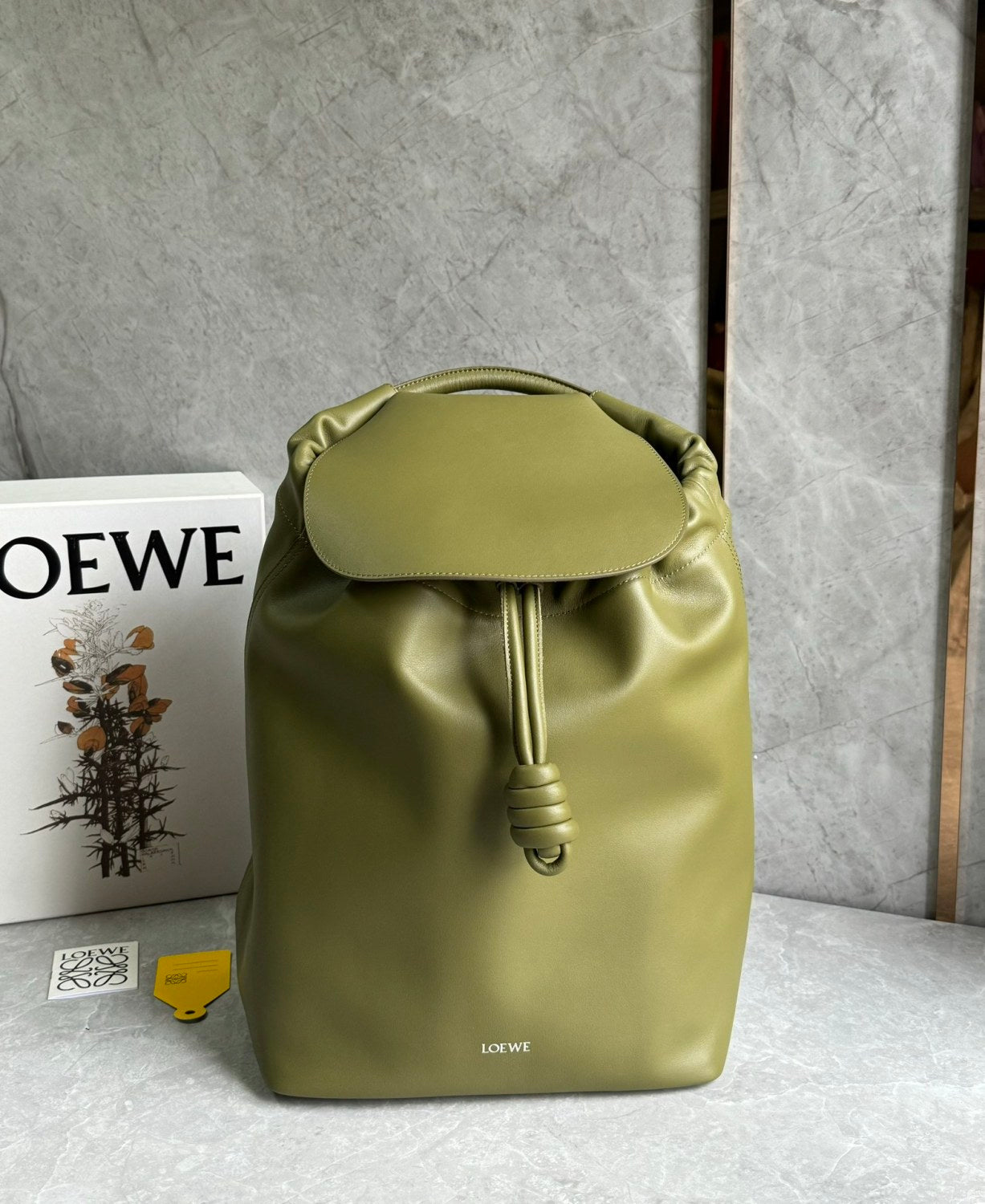 Loewe Flamenco Men's Solid Color Monogrammed Logo Drawstring Closure Solid Color Soft Cowhide Shoulder Bag Bag #75248