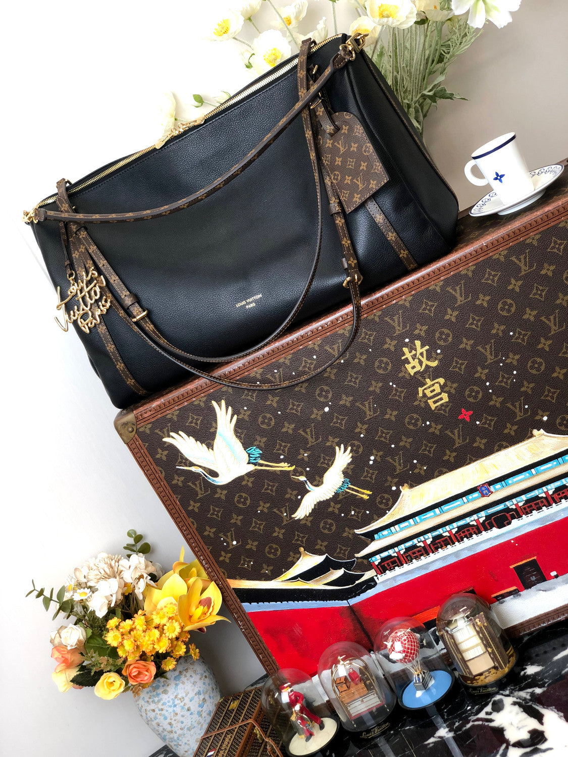 LOUIS VUITTON Express Travel Bags #384057