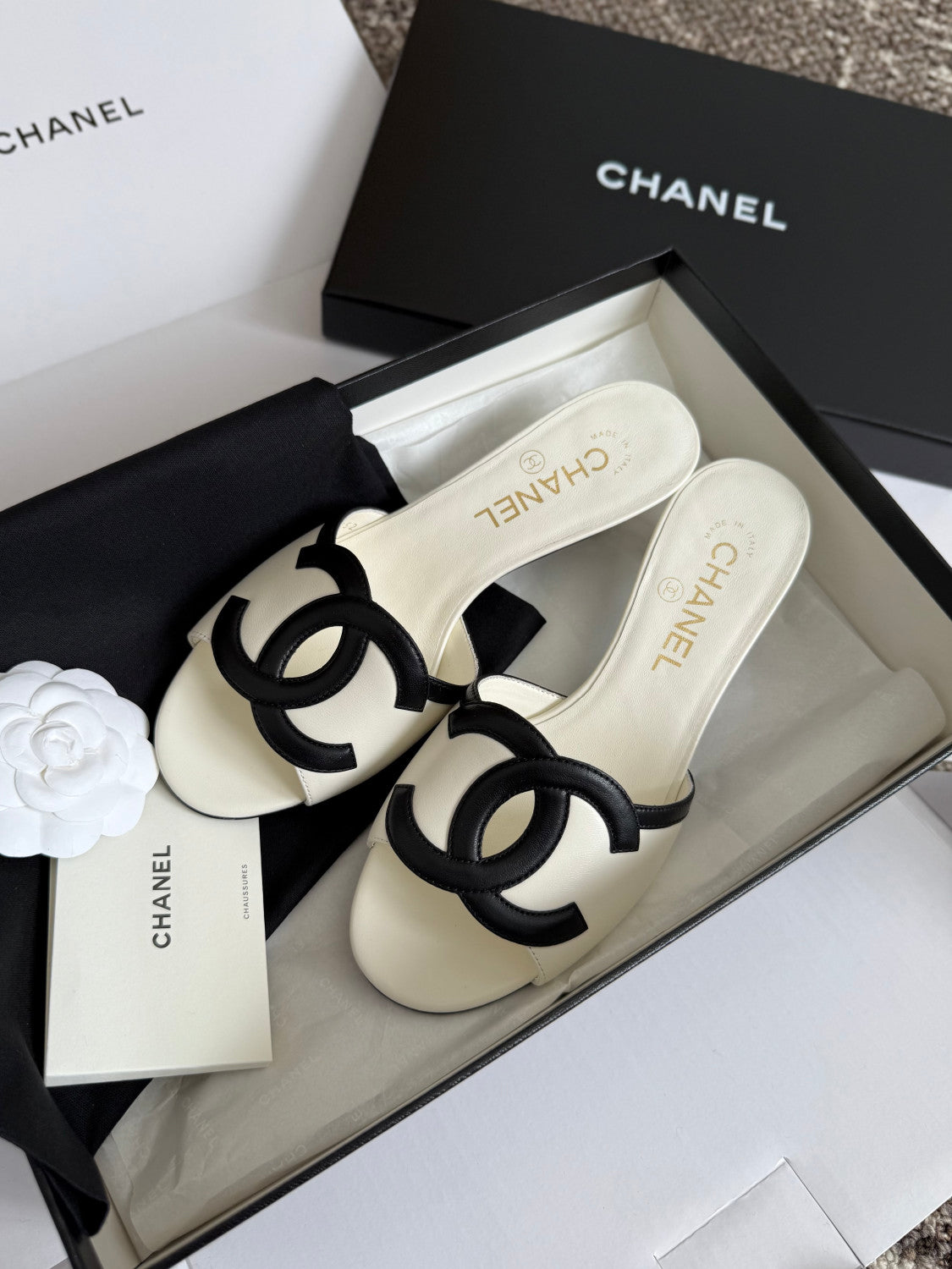 Chanel CC Slippers #381591