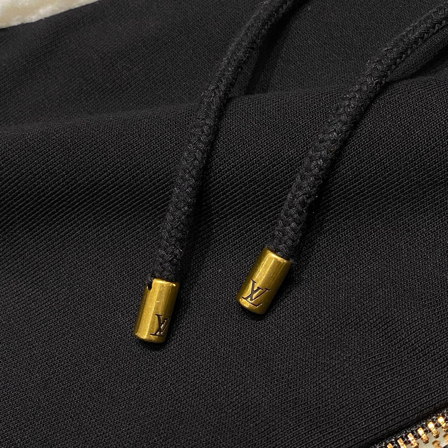 Louis Vuitton Men's And Women's Fall/winter Casual Fashion Hooded Zipper Jacket  Reversible Sleeveless Vest With Shield Logo And Fleece Lined Vest Jacket #79261
