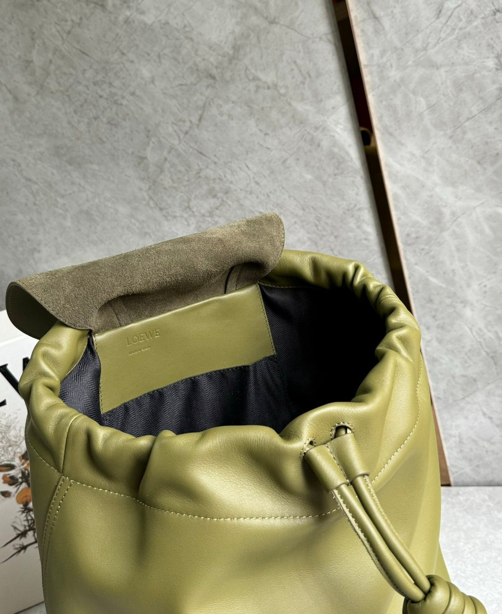 Loewe Flamenco Men's Solid Color Monogrammed Logo Drawstring Closure Solid Color Soft Cowhide Shoulder Bag Bag #75248