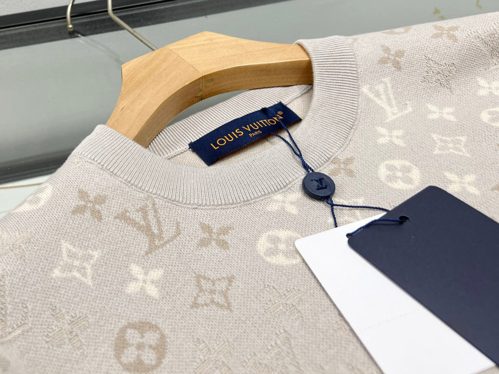 Louis Vuitton Monogram Short-Sleeved Crewneck #333584