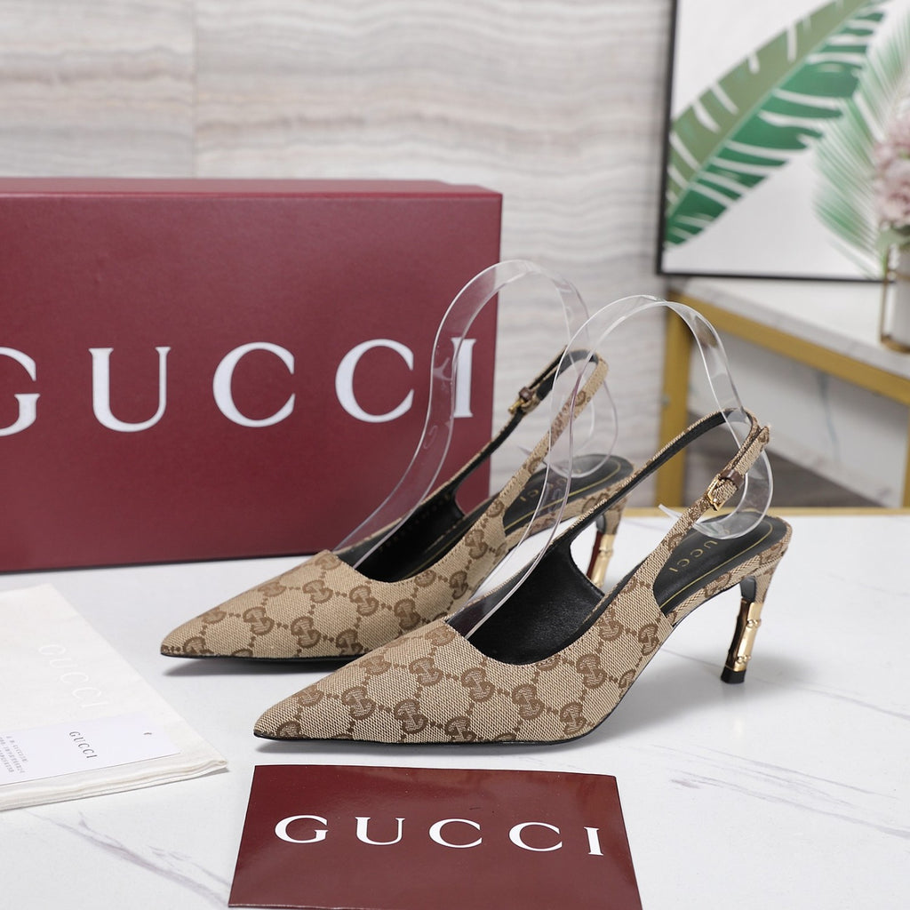 Gucci Cowhide Chain Decoration Horseshoe Heel Sandals #387647
