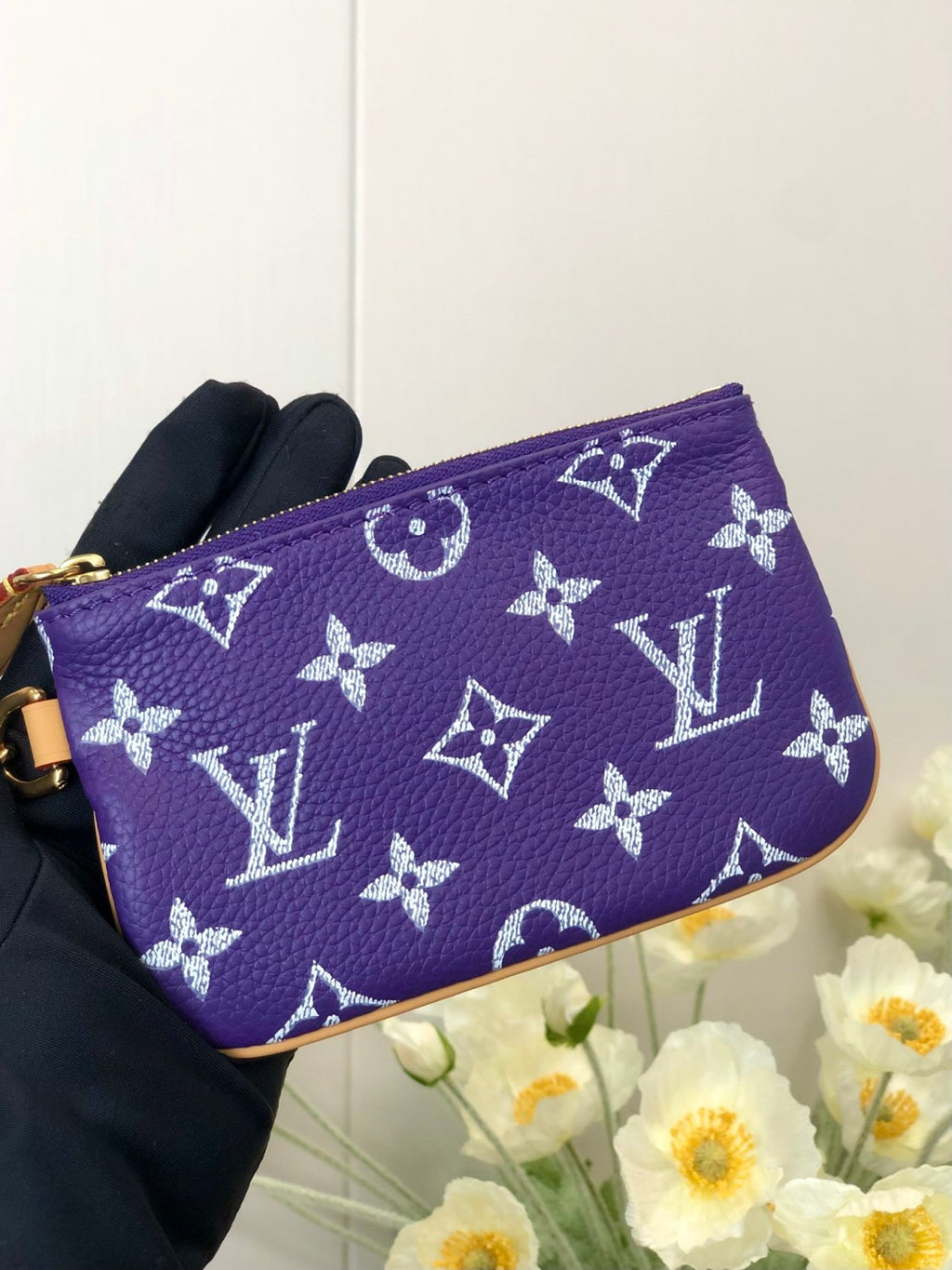 Louis Vuitton Women's Fashion Classic Grape Purple Logo Zipper Closure Leather Shoulder Bag Handbags In Small Medium And Large Sizes Crossbody Bag Bags #78655