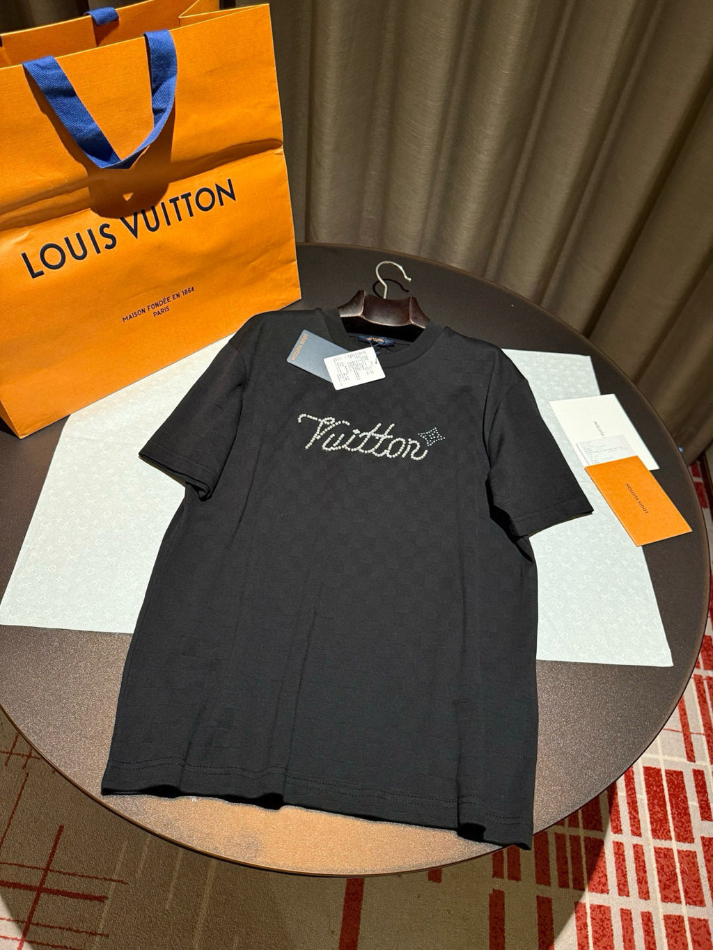 Louis Vuitton Men's Short-sleeved T-shirt Damier Pattern Bead Embroidered Cursive Signature New Style #325063
