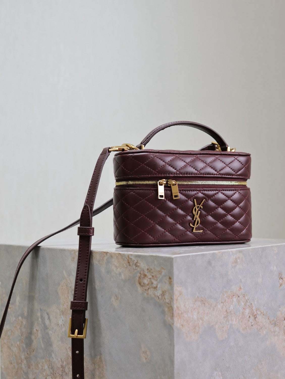 SAINT LAURENT GABY VANITY BAG Ladies Solid Color Detachable Adjustable Shoulder Strap Lambskin Shoulder Handbag Cosmetic Bag #76574