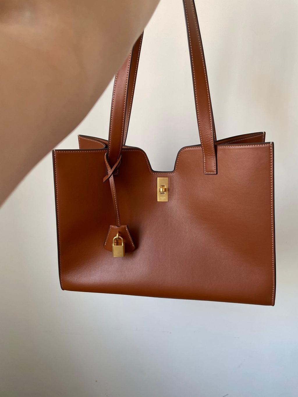 Celine Women's Cabas16 Smooth Cowhide Tote Bag Shopping Tote Shoulder Bag Stylish Shoulder Bags #194920