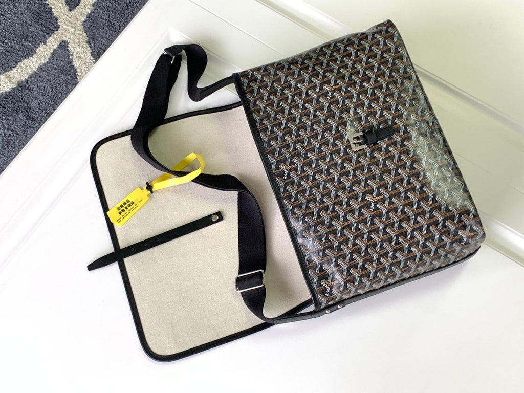 Goyard Medium Messenger Bag Shoulder Bag #95153