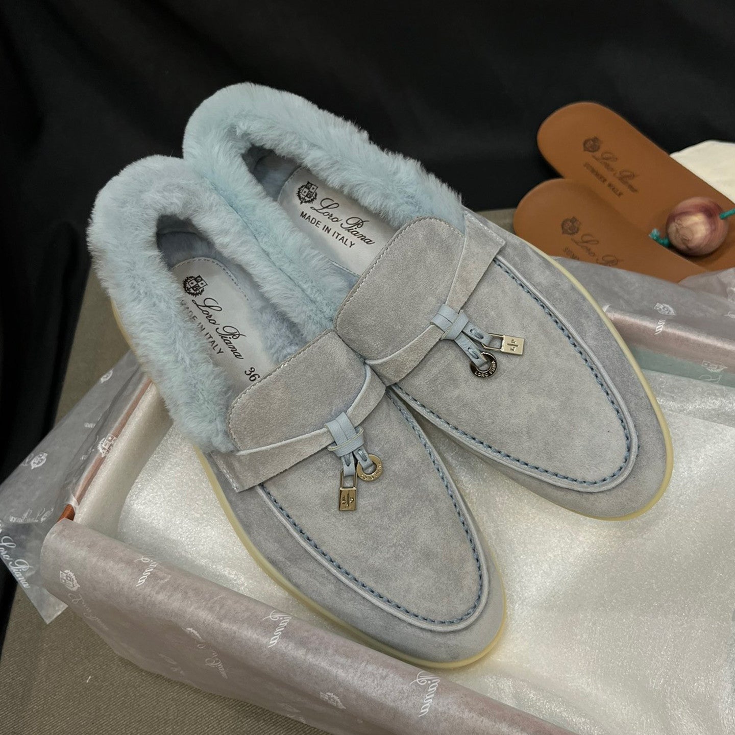 Loro Piana Women's Summer Charms Walk Moccasin Shoes Spring/Summer/Fall Solid-Color Beaver Fur Round-Toe Loafers Casual Shoes #81598