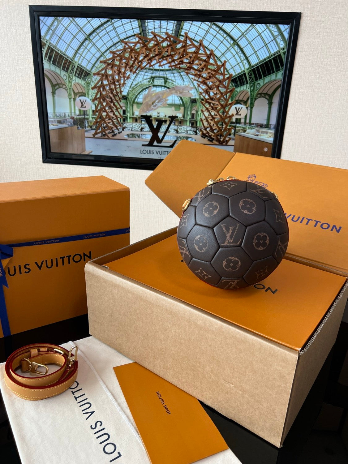 Louis Vuitton Soccer Ball Football Bag Haas Leather Rare Handbag Leather Shoulder Strap Crossbody Bags Artisanal Handbag M13894 #196187