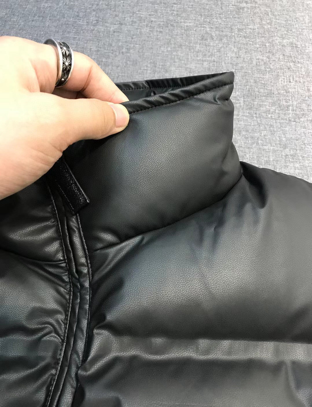 Prada Men's And Women's Autumn/Winter Fashion Classic Solid Color High Neck Zipper Premium Fashion Style Business Casual Leather Down Vest #79435