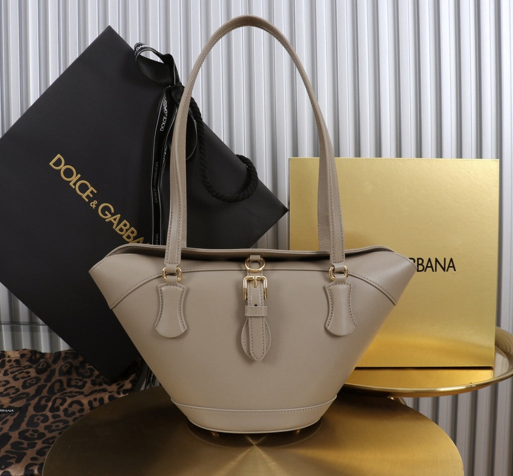 Dolce & Gabbana Capri New Rolled Bucket Bag Simple Yet Sophisticated Understated Yet Luxurious a Timeless Classic Bags BB7815AK274 #197031