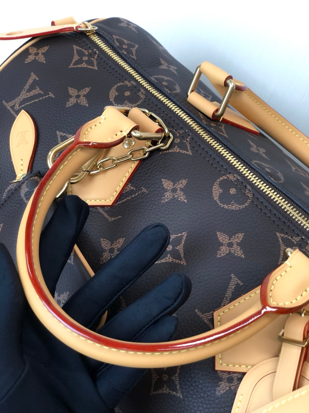 Louis Vuitton Women's Fashion Classic Caramel Coffee Brown Logo Zipper Closure Leather Shoulder Bag Handbags In Small Medium And Large Sizes Crossbody Bag Bags #78659