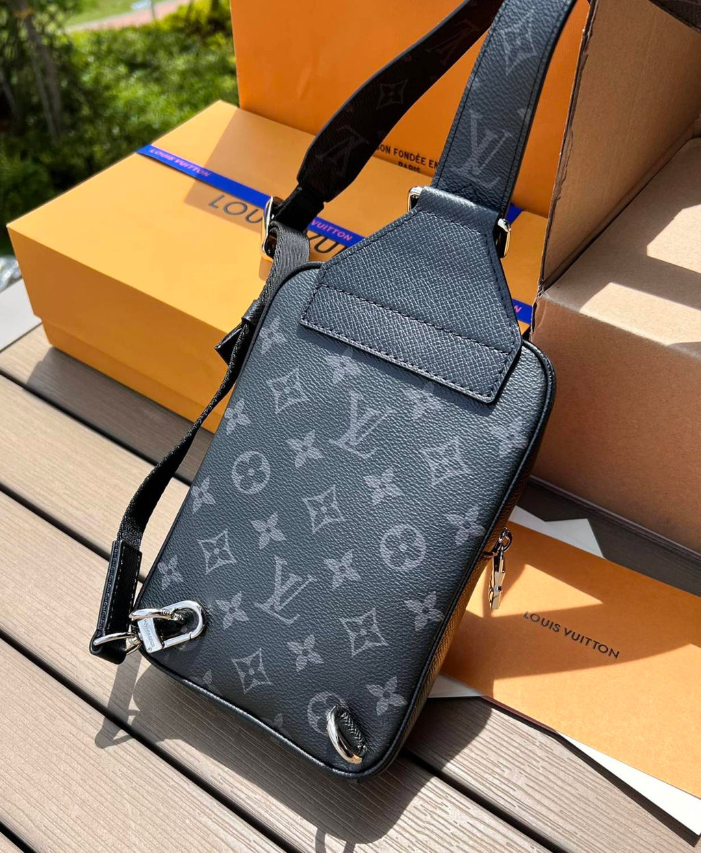 Louis Vuitton Outdoor Men's Black Adjustable Shoulder Strap Zipper Canvas Quilted Leather Monogrammed Shoulder Crossbody Bag Bags #76358