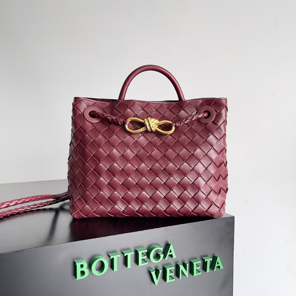 Bottega Veneta Andiamo Leather Woven Square Crossbody Bag Elegant Casual Handbag #194707