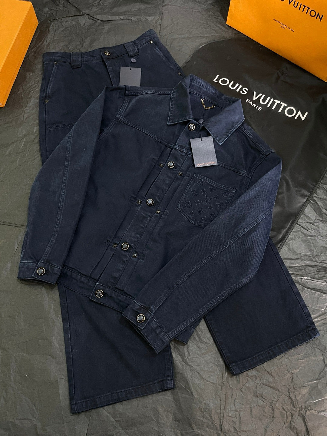 Louis Vuitton Men's Spring/Autumn Solid Colour Embroidered Letter Print Pocket Single-Breasted Long-Sleeved Denim Jacket and Casual Denim Trousers Pants Set Suit #77632