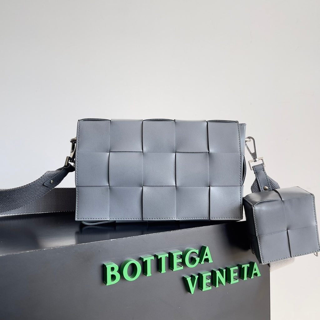 Bottega Veneta Cassette Men's and Women's Solid Color Leather Woven Shoulder Crossbody Bag Bags #75755
