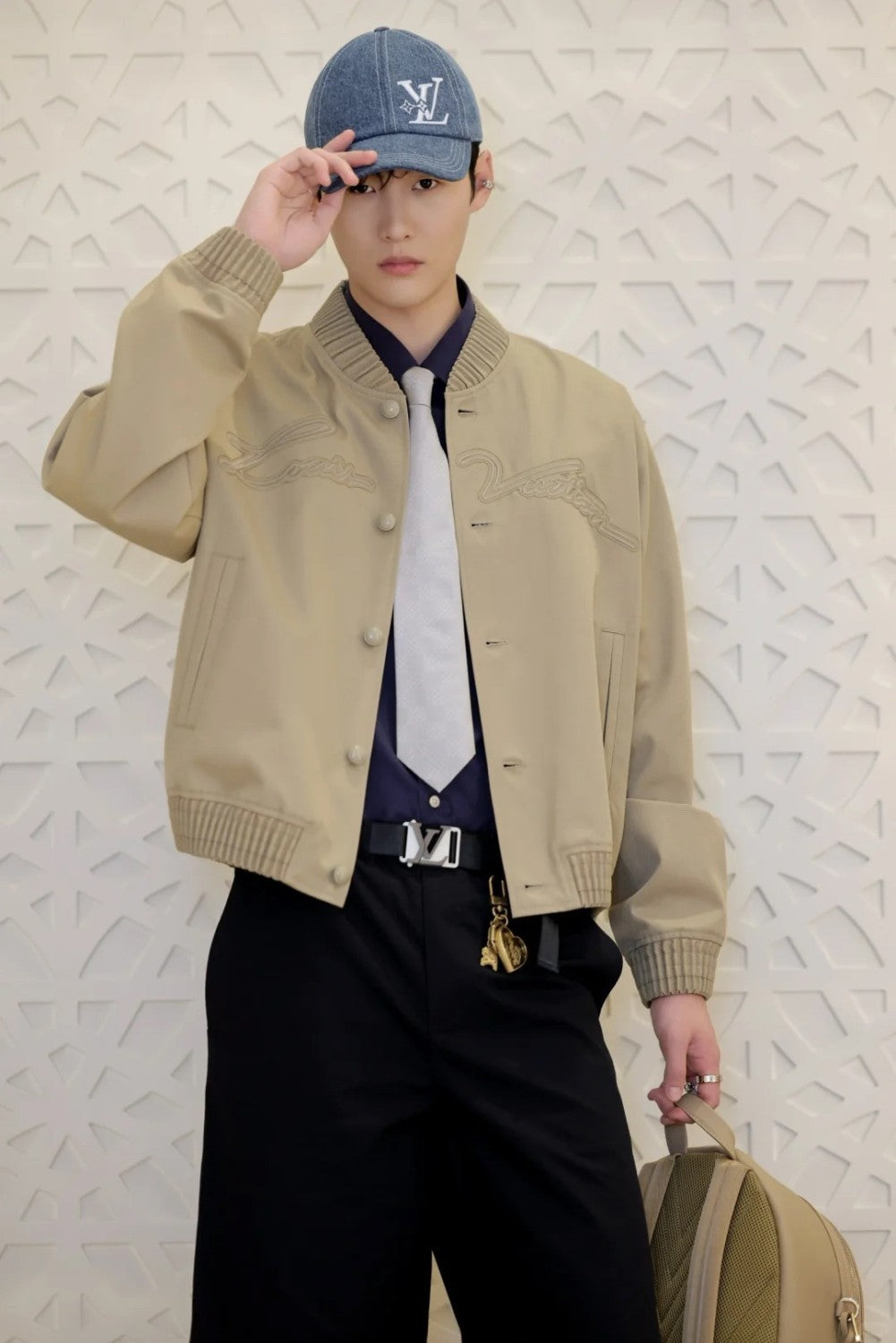 Louis Vuitton Men's Spring and Autumn Solid Color Embroidery Letter Print Zipper Long Sleeve Jacket #72532