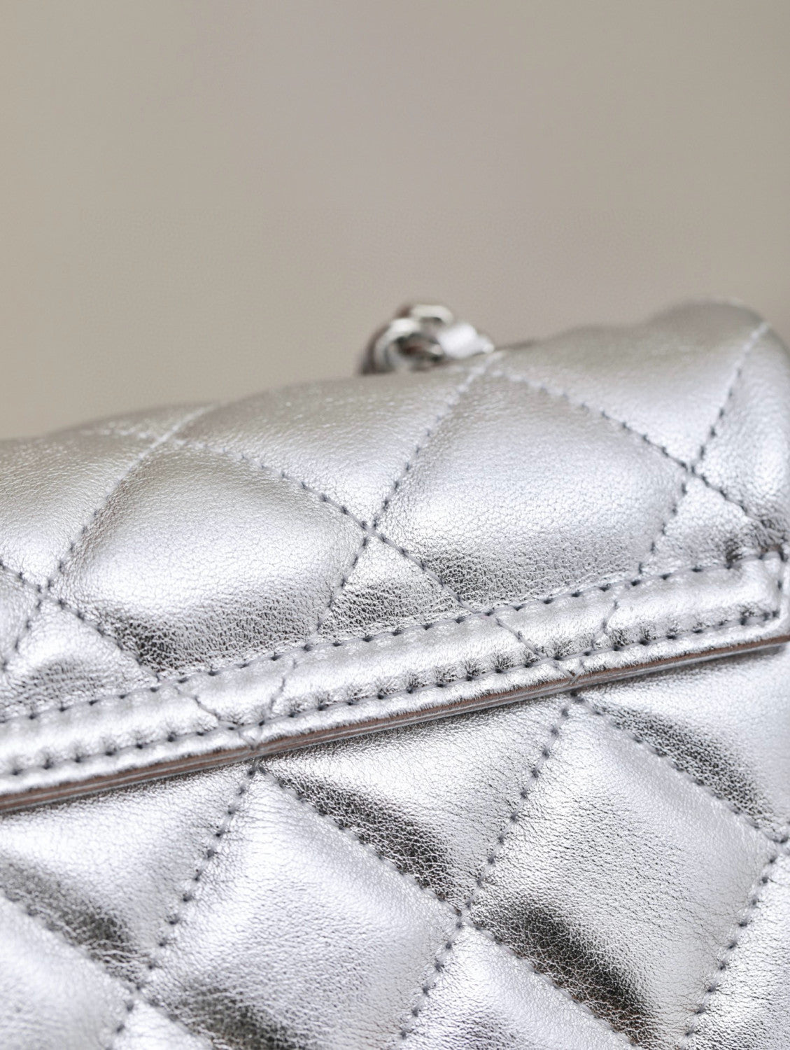 Chanel Women's Solid Color Diamond Pattern Sheepskin Chain Shoulder Strap Crossbody Bag Bags #77781