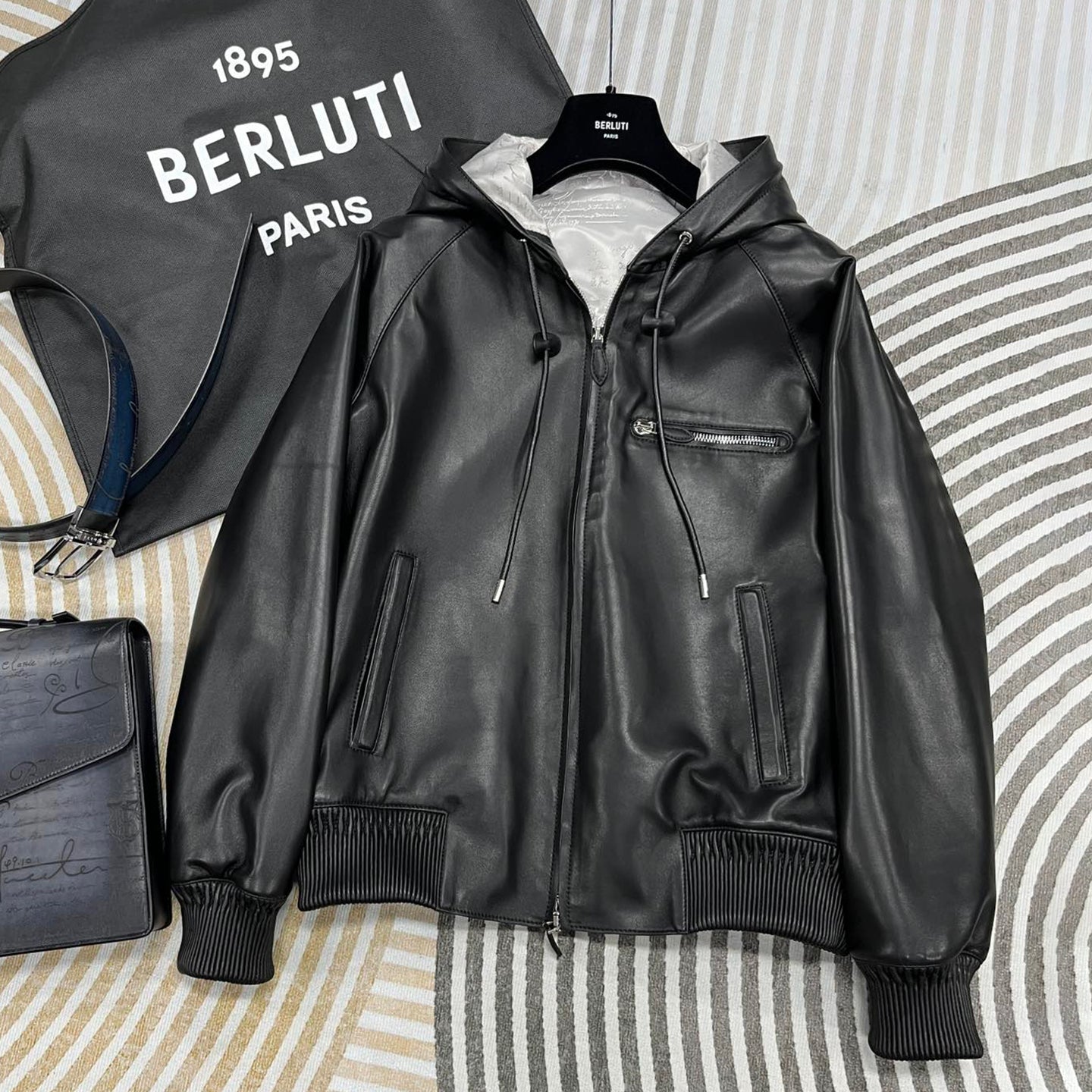 Berluti Men's Autumn And Winter Fashion Solid Color Sheepskin Zipper Long Sleeve Casual Alternative Hooded Leather Jacket Ngvp #9183