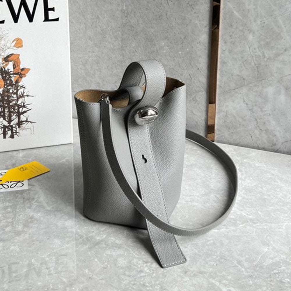 Loewe Mini Pebble Bucket In Smooth Calfskin Bags Stylish Casual Yet Luxurious And Elegant Crossbody Bag #196299