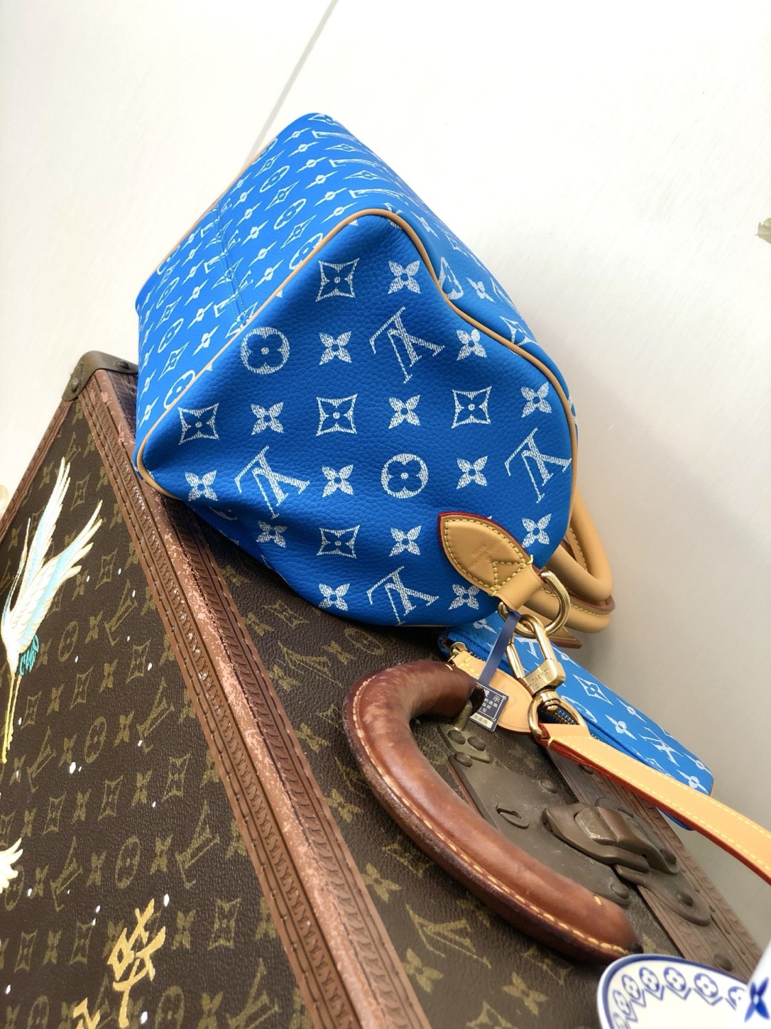 Louis Vuitton Women's Fashion Classic Sapphire Blue Logo Zipper Closure Leather Shoulder Bag Handbags In Small Medium And Large Sizes Crossbody Bag Bags #78656