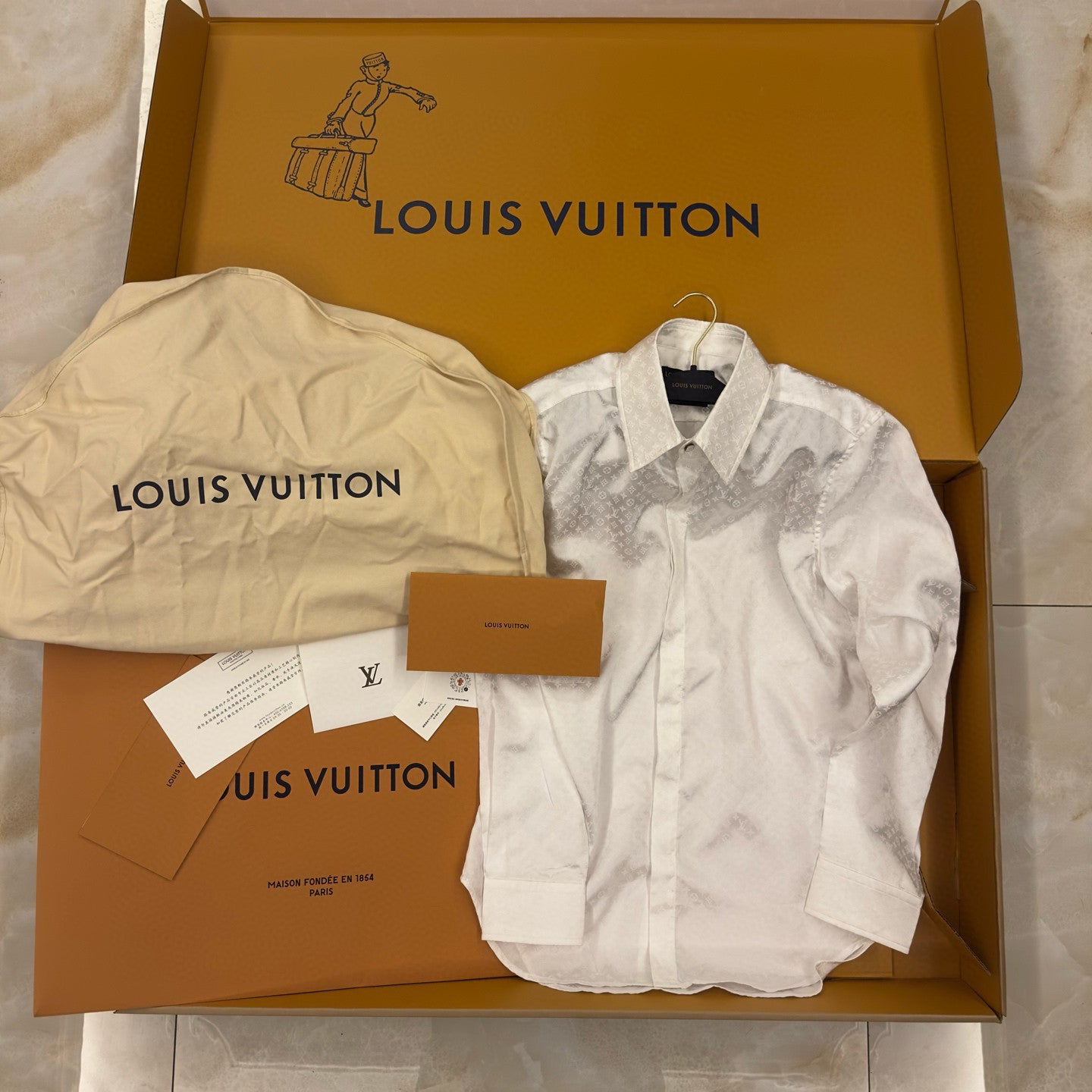 Louis Vuitton Men's Spring And Summer Solid Color Letter Print Silk Single Breasted Long Sleeved Shirt #76568