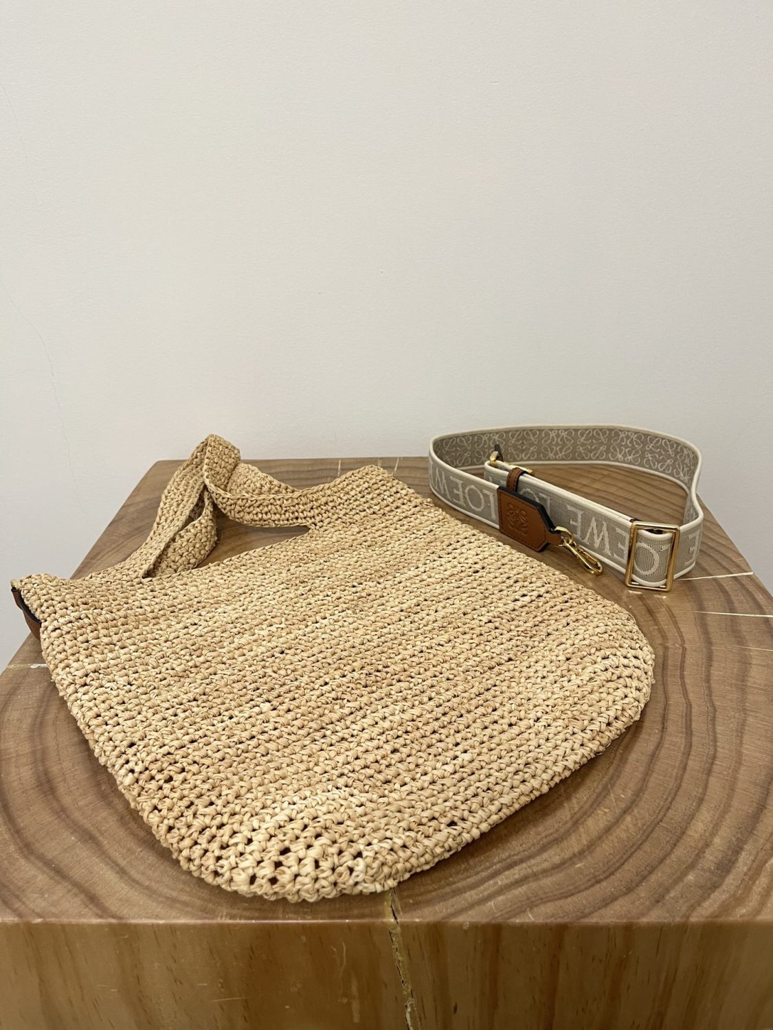 Loewe Women's Slit Adjustable Shoulder Strap Solid Color Woven Resort Style Raffia Mini Tote Crossbody Bag Bags #76331