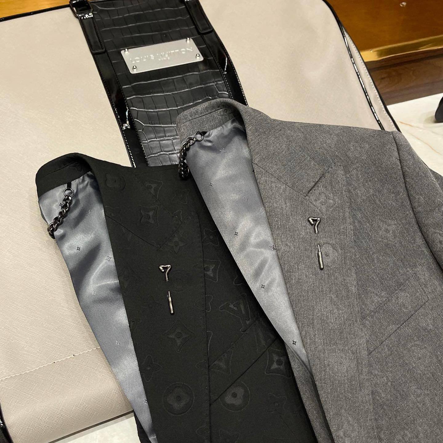 Louis Vuitton Men's Suit Jacket Long Pants Professional Dress Set #6468