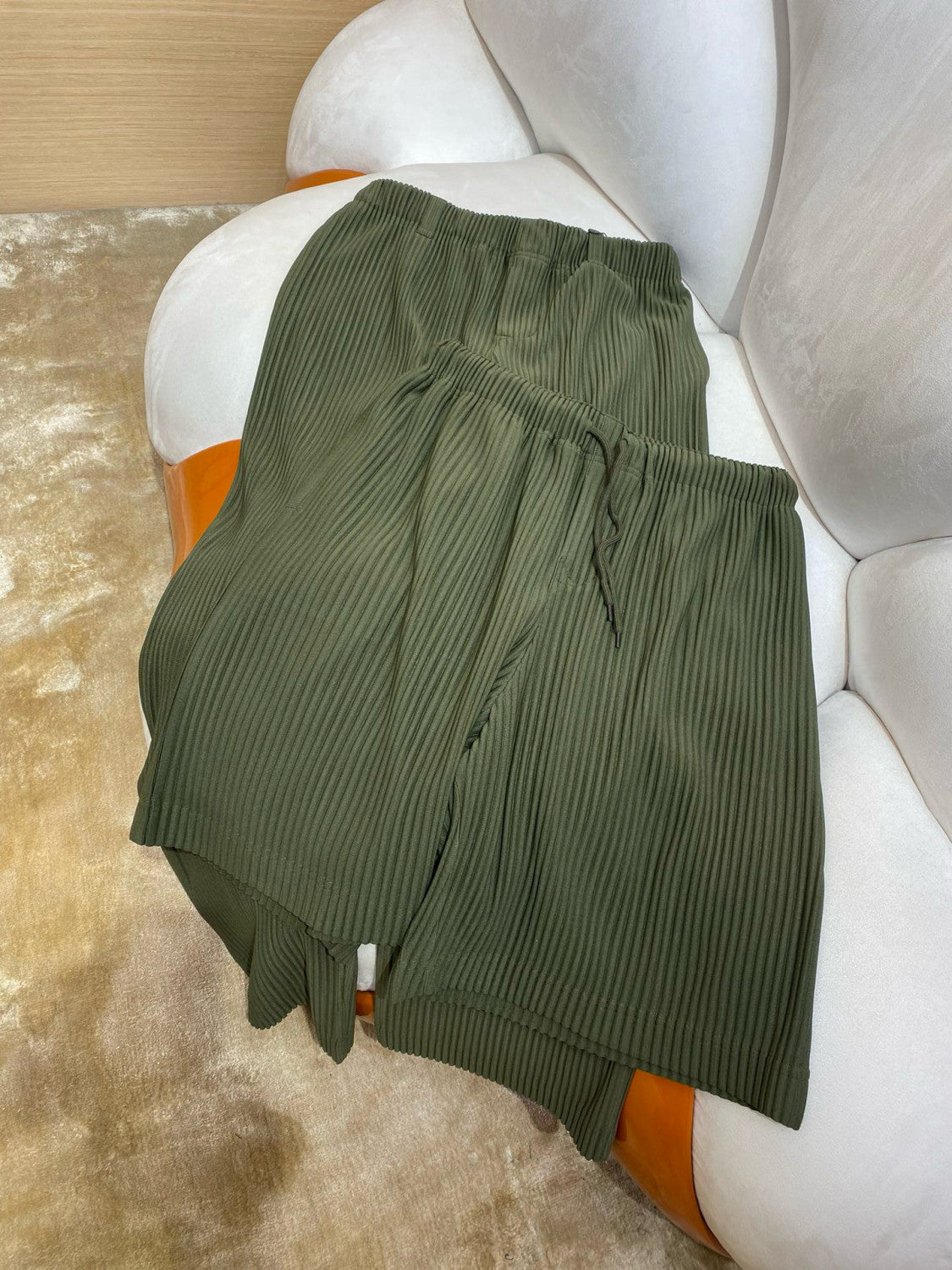 Issey Miyake Men's Spring/Fall Fashion Casual Solid Color Pleated Design Elastic Waistband Straight-Leg Pants #78831