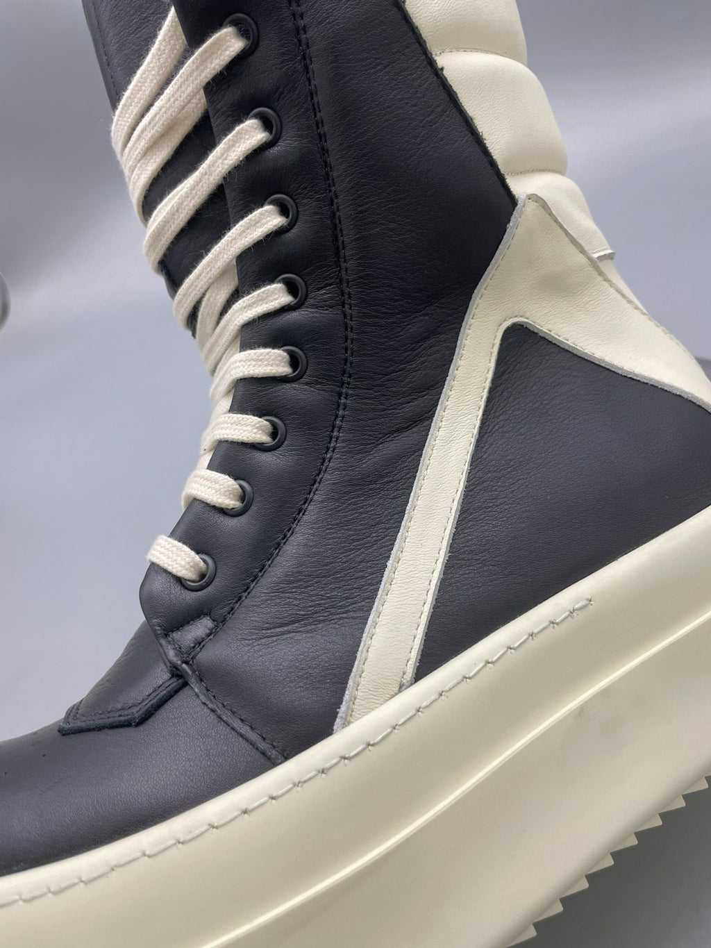 Rick Owens Men's And Women's Black And White Inverted Triangle High Top Lace Up Cowhide Shoes #77917
