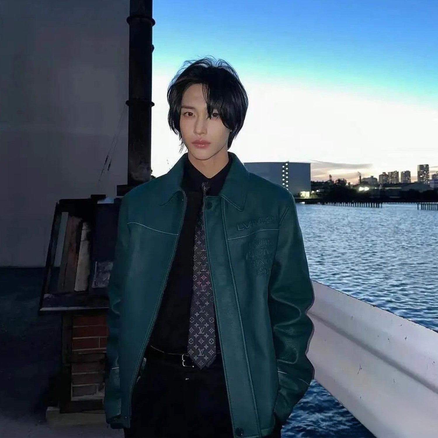 Louis Vuitton Men's Fall And Winter Green Retro Embossed Leather Long-sleeved Shirt Cowhide Jacket Fashion Trend Leisure Lapel Zipper Leather Jacket #81126