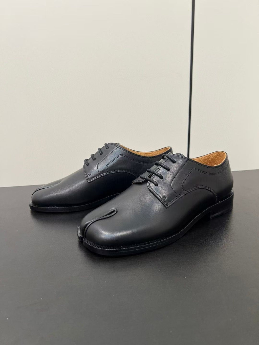 Maison Margiela Tabi Lace-ups Women's Men's Fall And Winter Luxury Black Leather Lace-up Casual Shoes Matte Glossy Leather Low-heeled Leather Shoes #816719