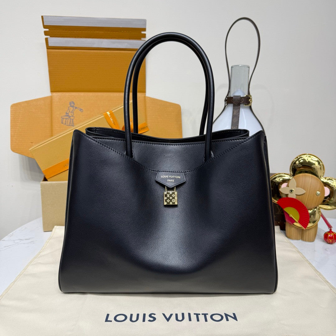 Louis Vuitton Vendôme Medium Handbag Vendome  M26501 Brown M26338 Black Chip Monogram Engraved Padlock Fashionable Modern Clutch Tote Crossbody Bag #195566