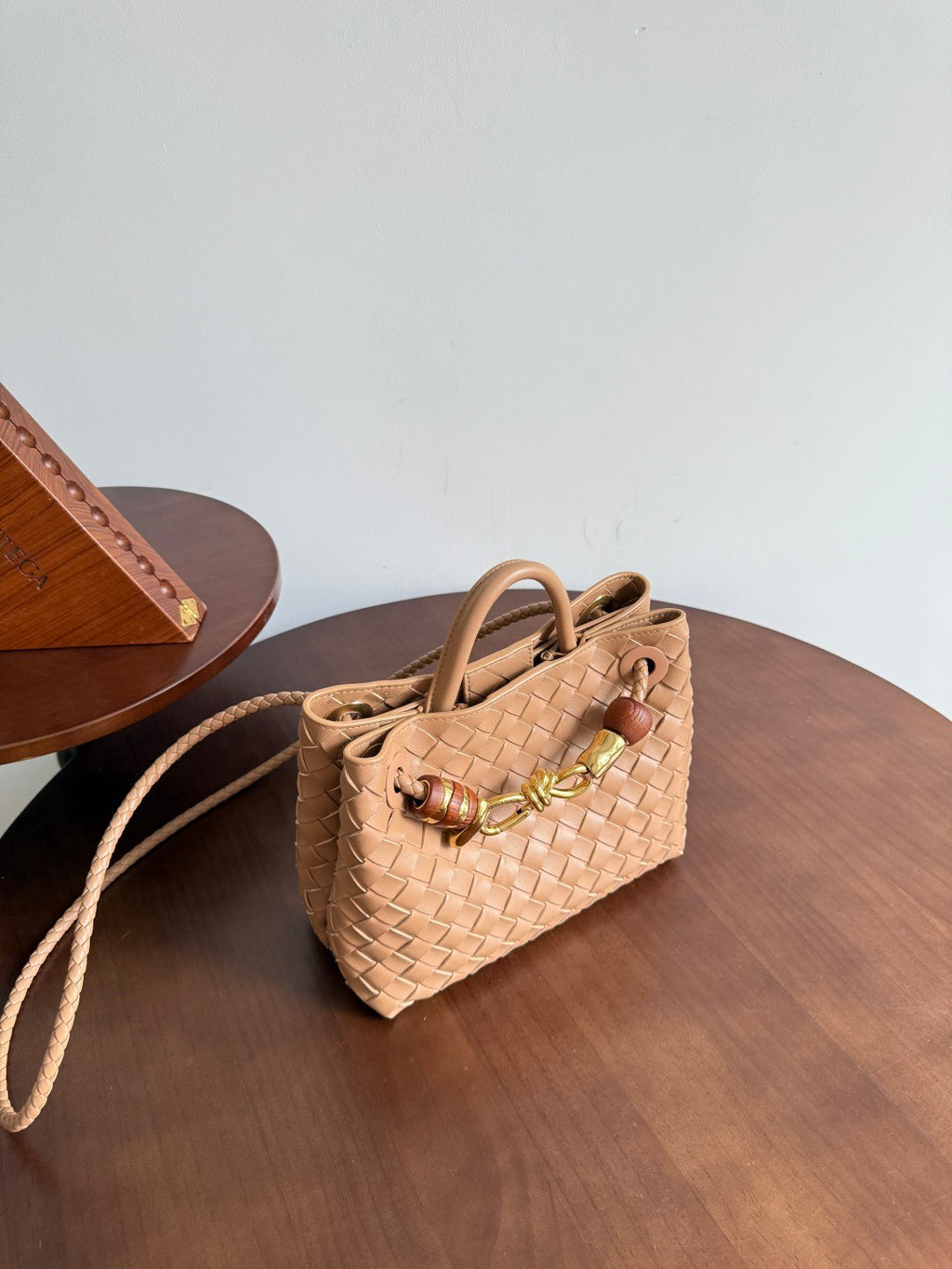 Bottega Veneta Andiamo Woven Design Leather Single Room Tote Women's Brown #332699