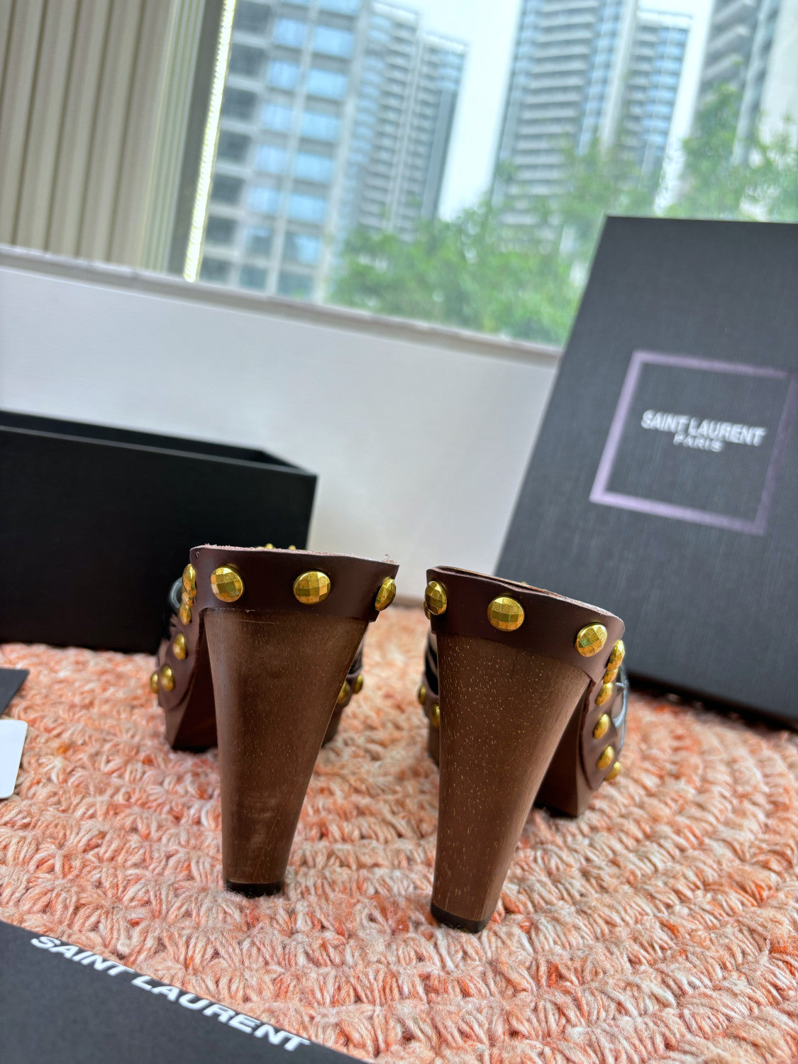 Saint Laurent BABYLONE Clogs in Smooth Leather #379492